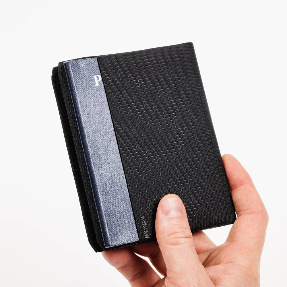 Peak Design Passport Wallet – portfel na paszport z RFID – Elastyczne wnętrze