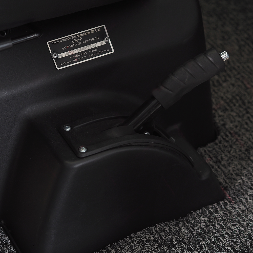Motorower trójkołowy zabudowany ARIEL Basic – Basic czy 3 kW?