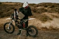 Motocykl ZERO XE – enduro elektryczne w górach, wymiana baterii litowo-jonowej w terenie.