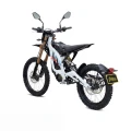 Surron Light Bee L1e 2026 biały – ujęcie skośne od tyłu