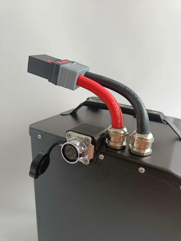 Akumulator do Surron Ultra Bee 81,2 V 80 Ah (6512 Wh) z ładowarką – do 50 kW – Wydajne połączenia ogniw