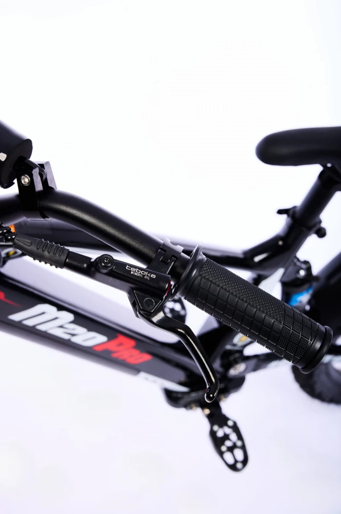 Mini cross elektryczny Polovolt M-20 PRO 750 W, koła 20" – Zawieszenie i hamulce klasy PRO