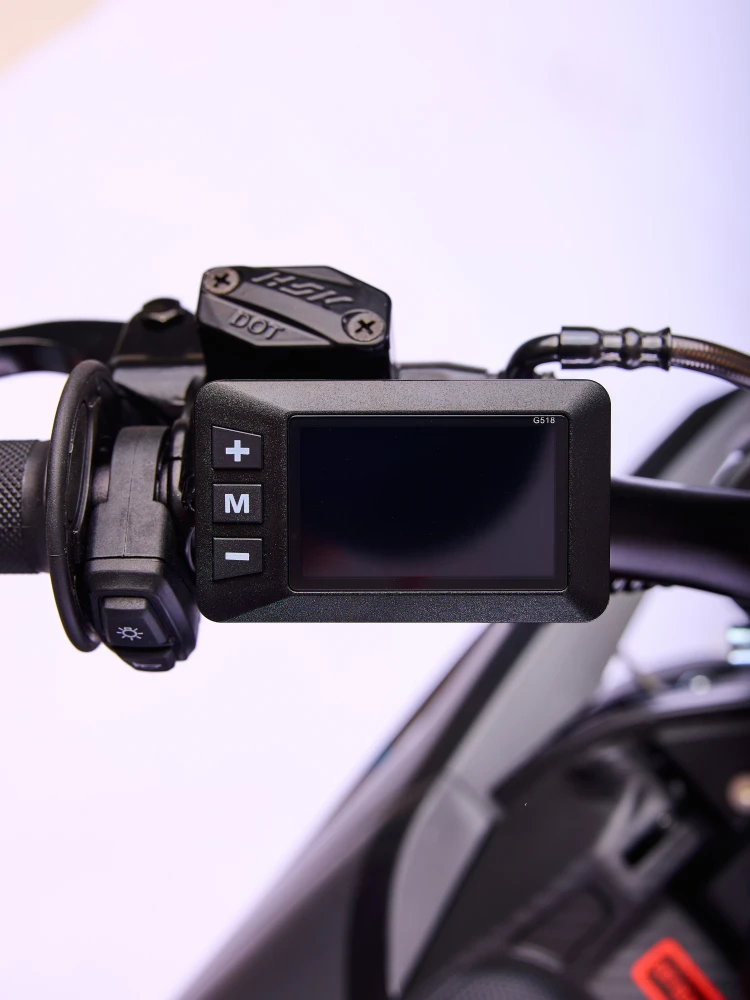 Cross elektryczny Polovolt MX14 4,5 kW, 75 km/h, 72 V 25 Ah – Kompaktowy, ale pełnowymiarowy osprzęt